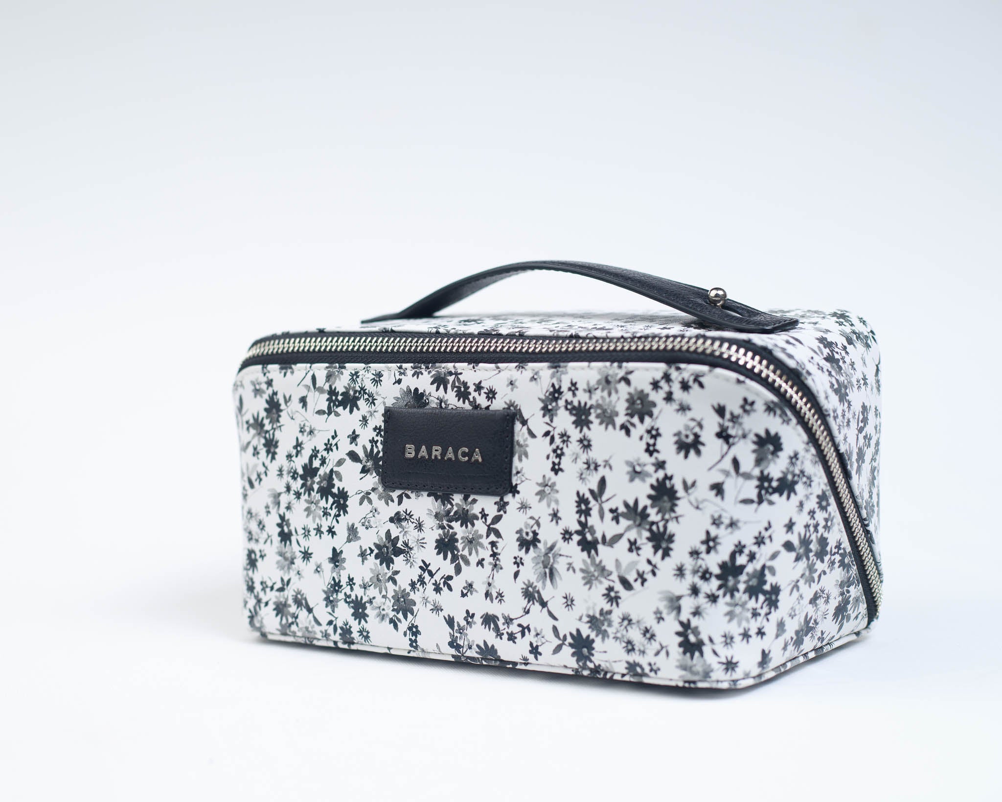 ZYRA - BLACK & WHITE