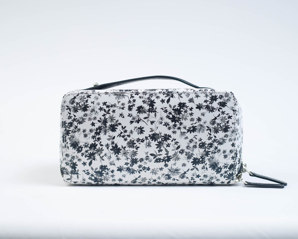 ZYRA - BLACK & WHITE